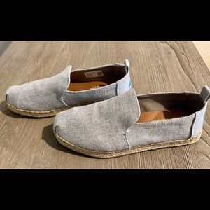 Toms light grey flats